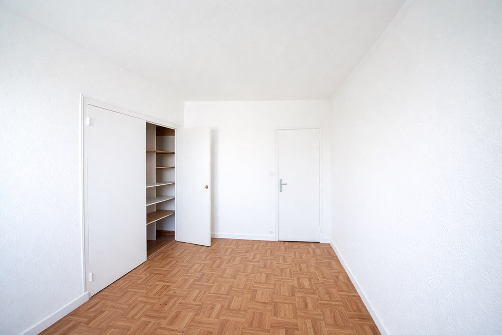 APPARTEMENT T3 - 72M² - 2 CHAMBRES (POSSIBLE 3) - BELLE EXPOSITION - BALCONNET - VUE DEGAGEE - ASCENSEUR - PROCHE CENTRE VILLE photo 4